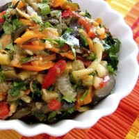 Салат из баклажанов с овощами